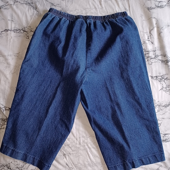 Capris - Picture 3 of 5